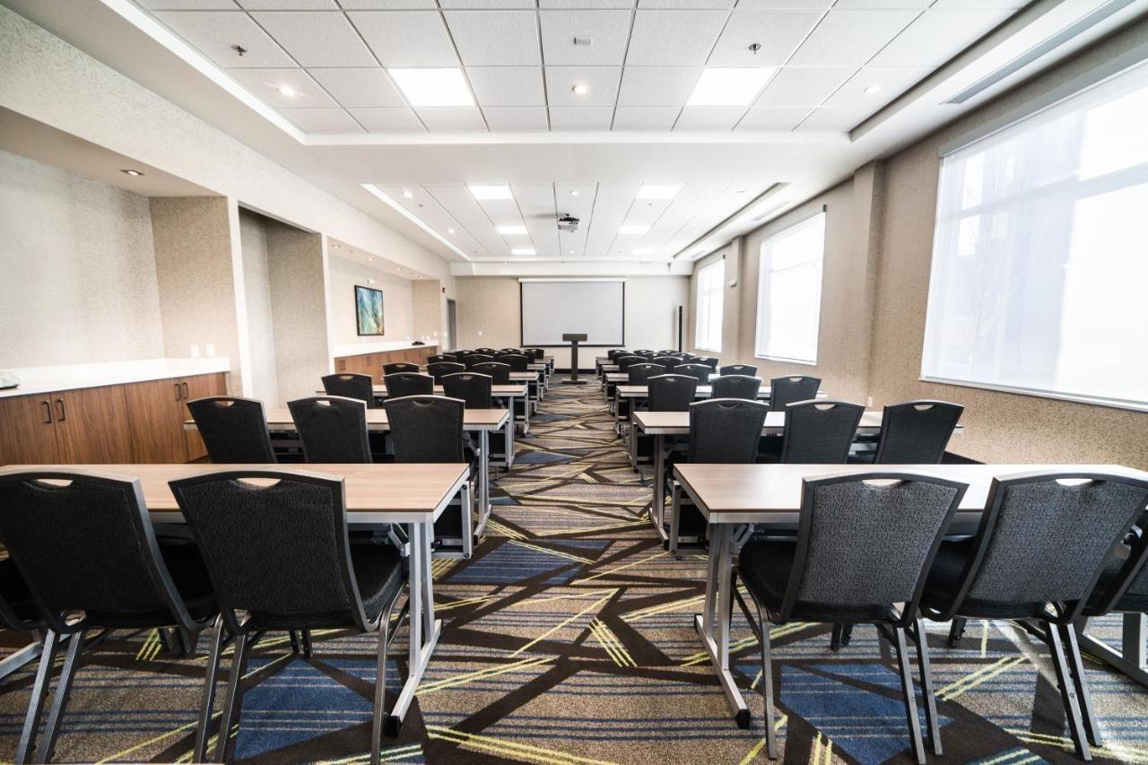 Holiday Inn Express & Suites - West Edmonton-Mall Area By Ihg Exterior foto