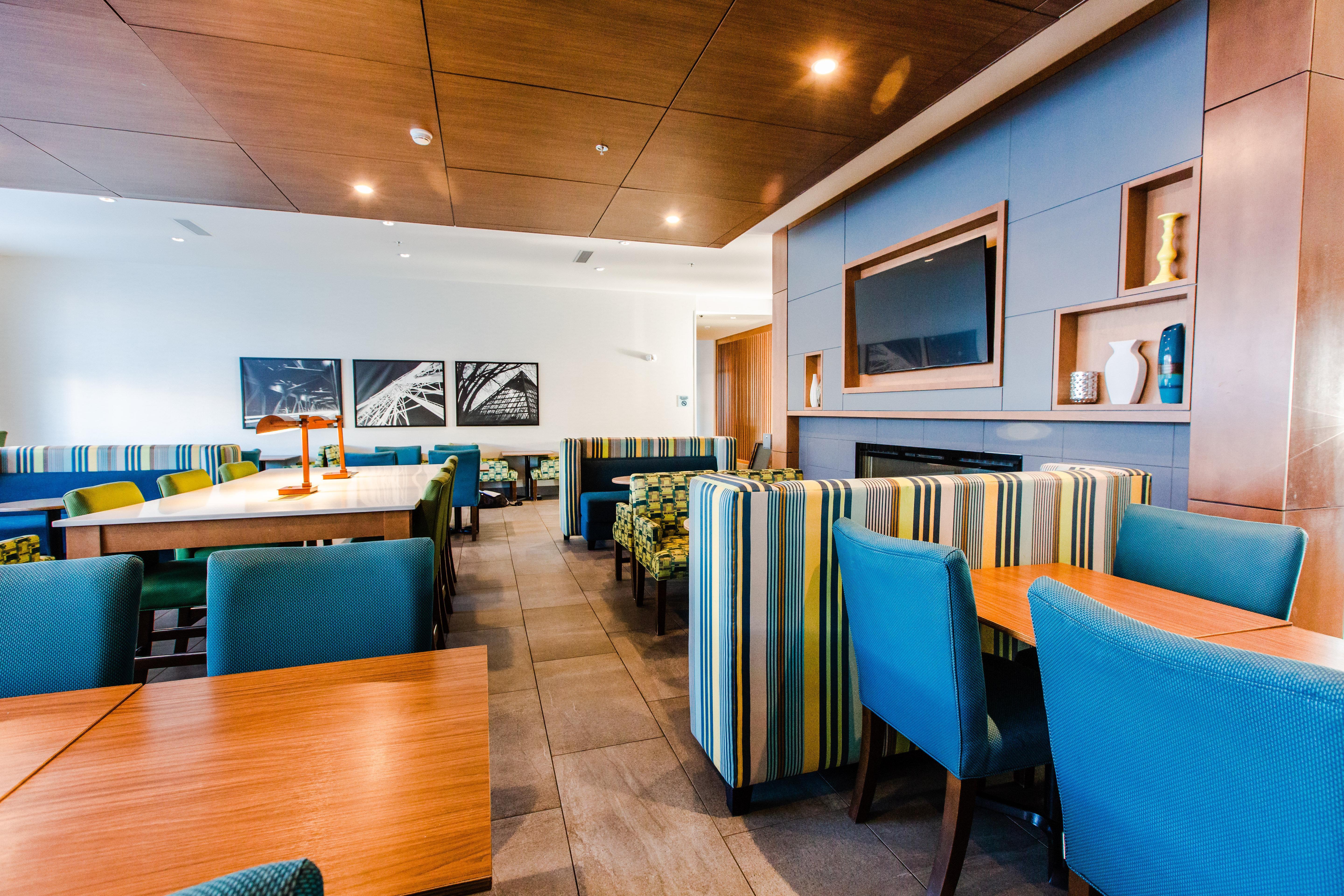Holiday Inn Express & Suites - West Edmonton-Mall Area By Ihg Exterior foto