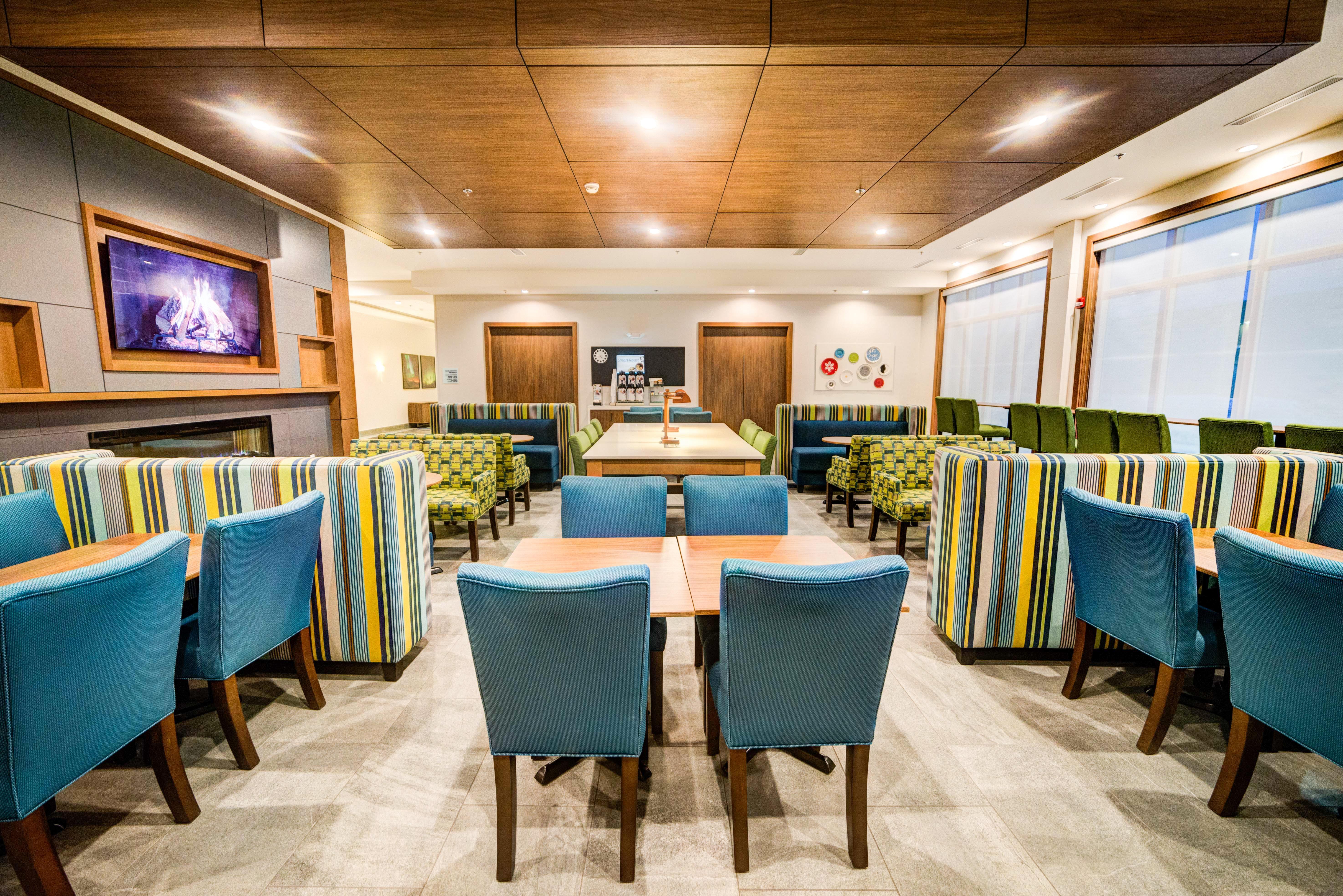 Holiday Inn Express & Suites - West Edmonton-Mall Area By Ihg Exterior foto