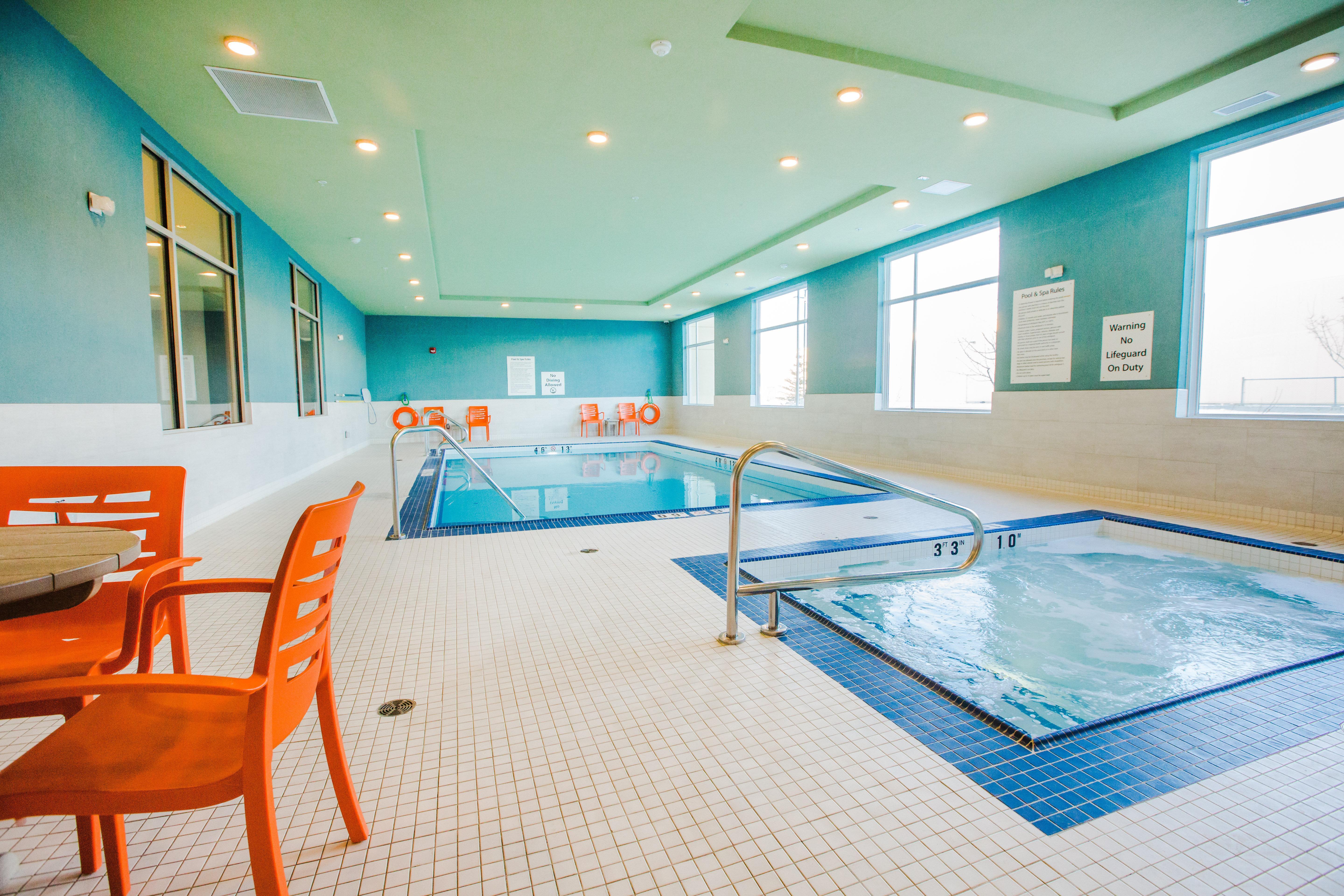Holiday Inn Express & Suites - West Edmonton-Mall Area By Ihg Exterior foto